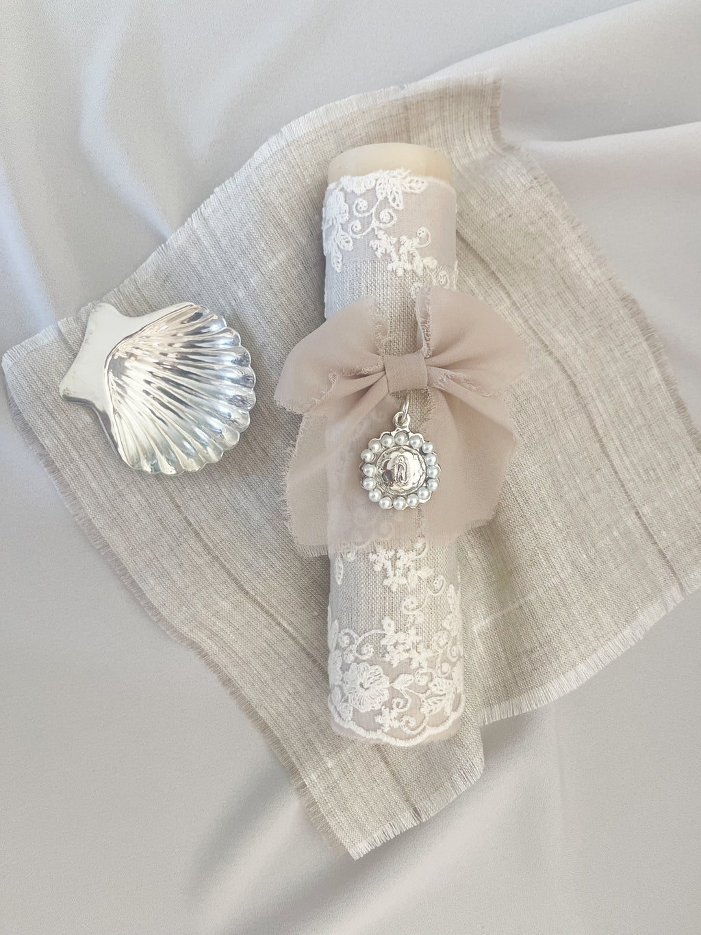 Kit Bautizo Colección Bordado Tul Virgen Guadalupe Perlas