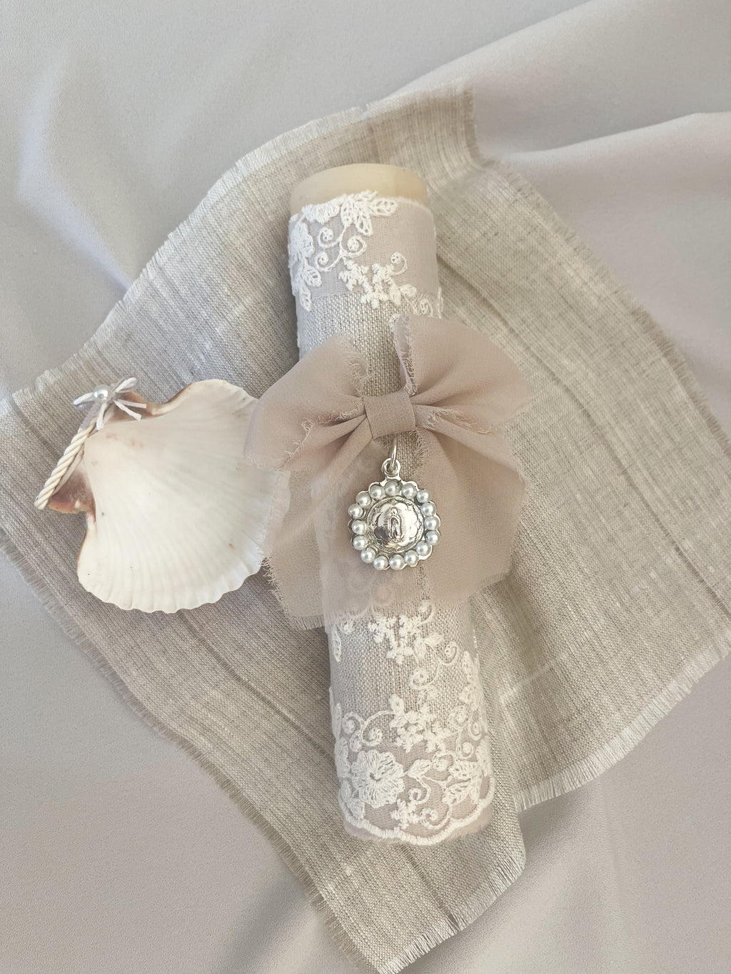 Kit Bautizo Colección Bordado Tul Virgen Guadalupe Perlas