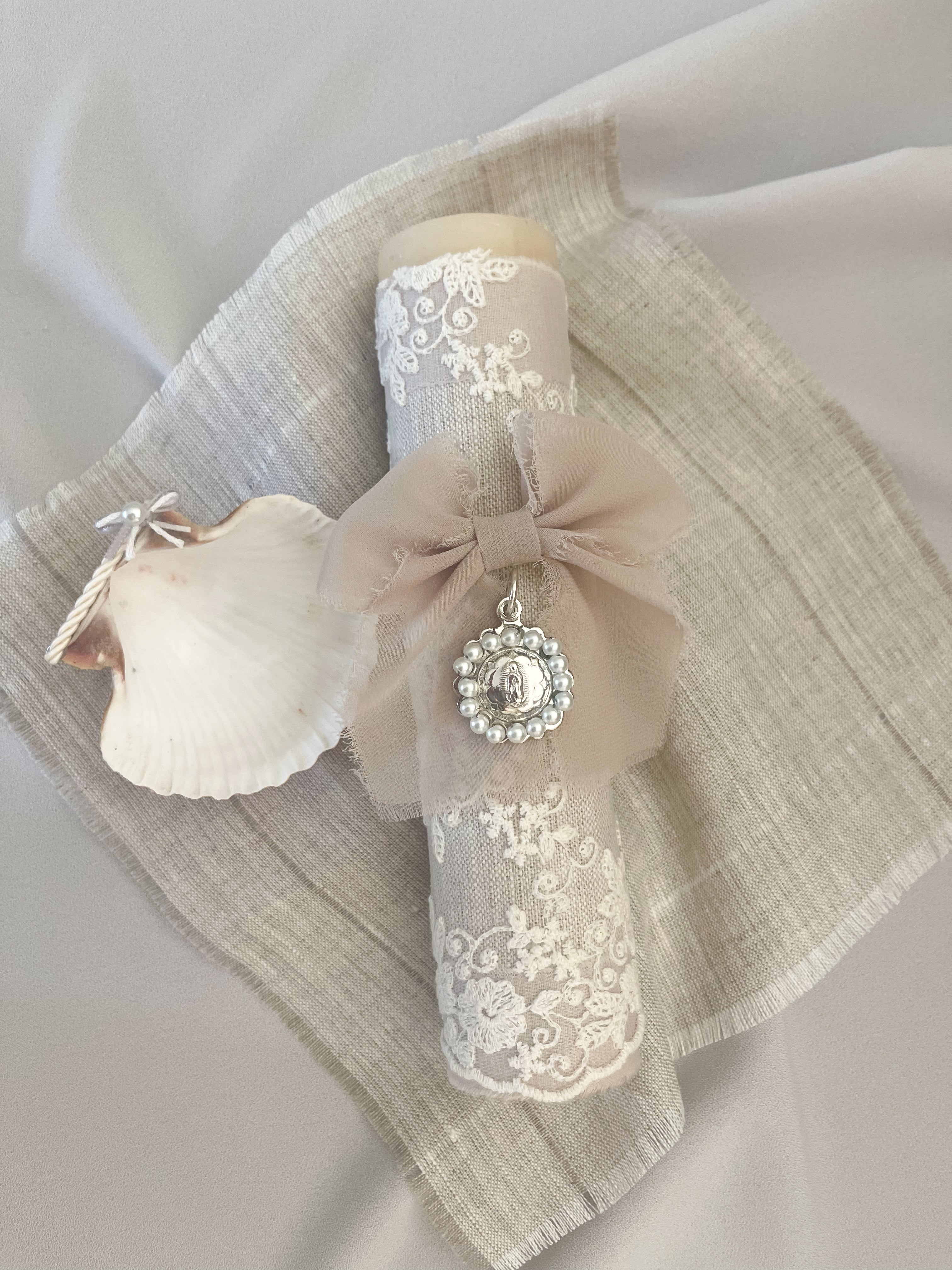 Kit Bautizo Colección Bordado Tul Virgen Guadalupe Perlas