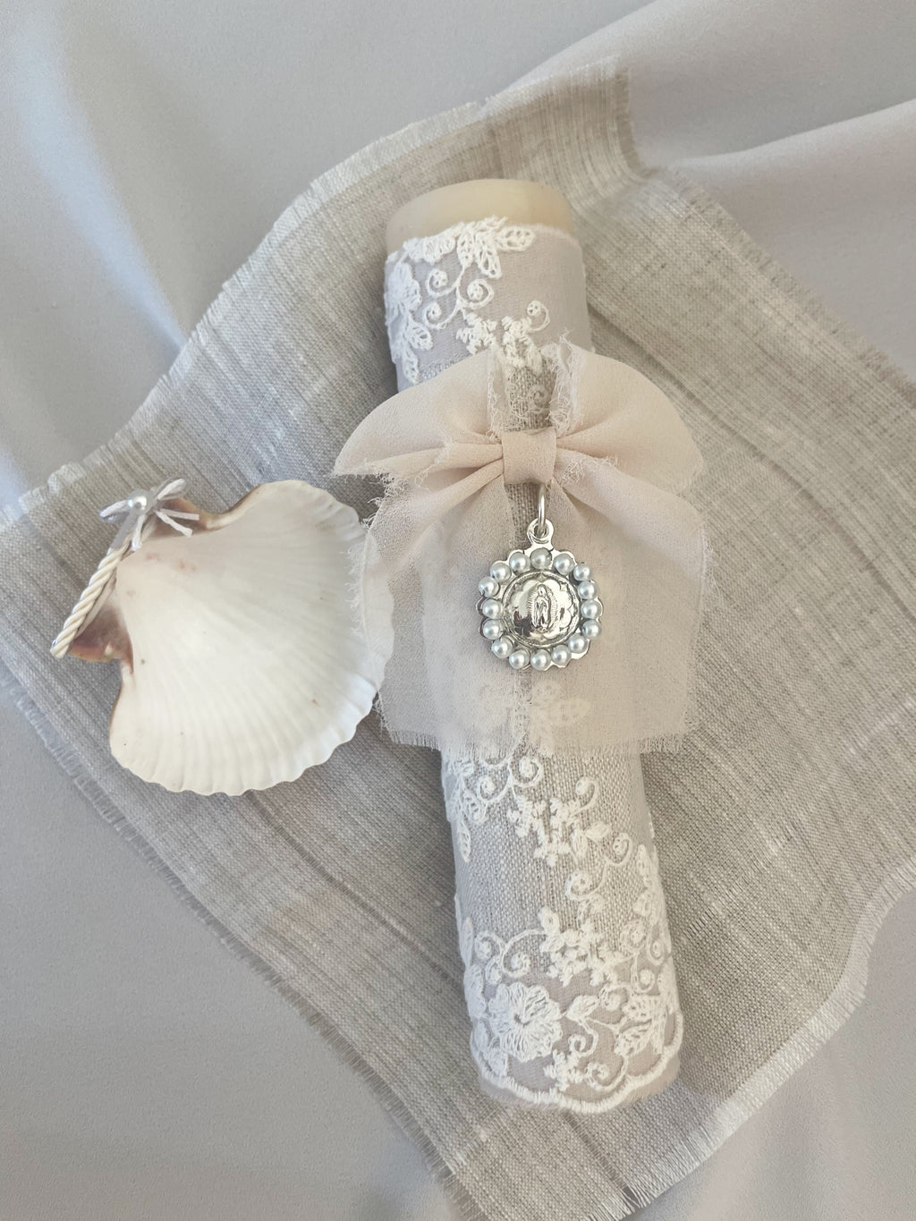 Kit Bautizo Colección Bordado Tul Virgen Guadalupe Perlas