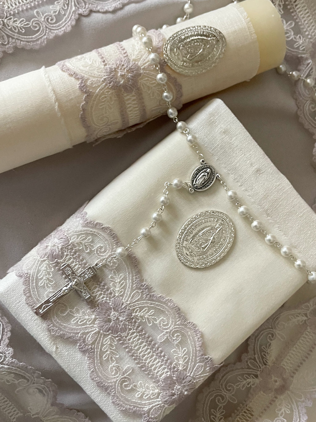 Kit  Primera Comunión Colección SweetPea Placa Virgen de Guadalupe