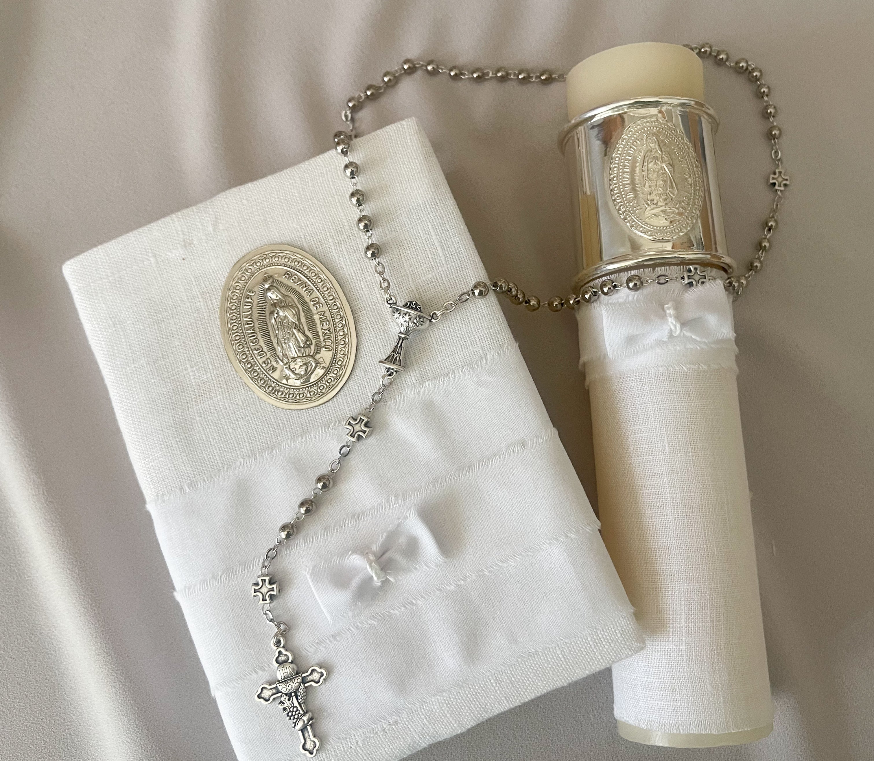 Kit Primera Comunión Colección Elegance con Aro e Imagen Virgen de Guadalupe Oval
