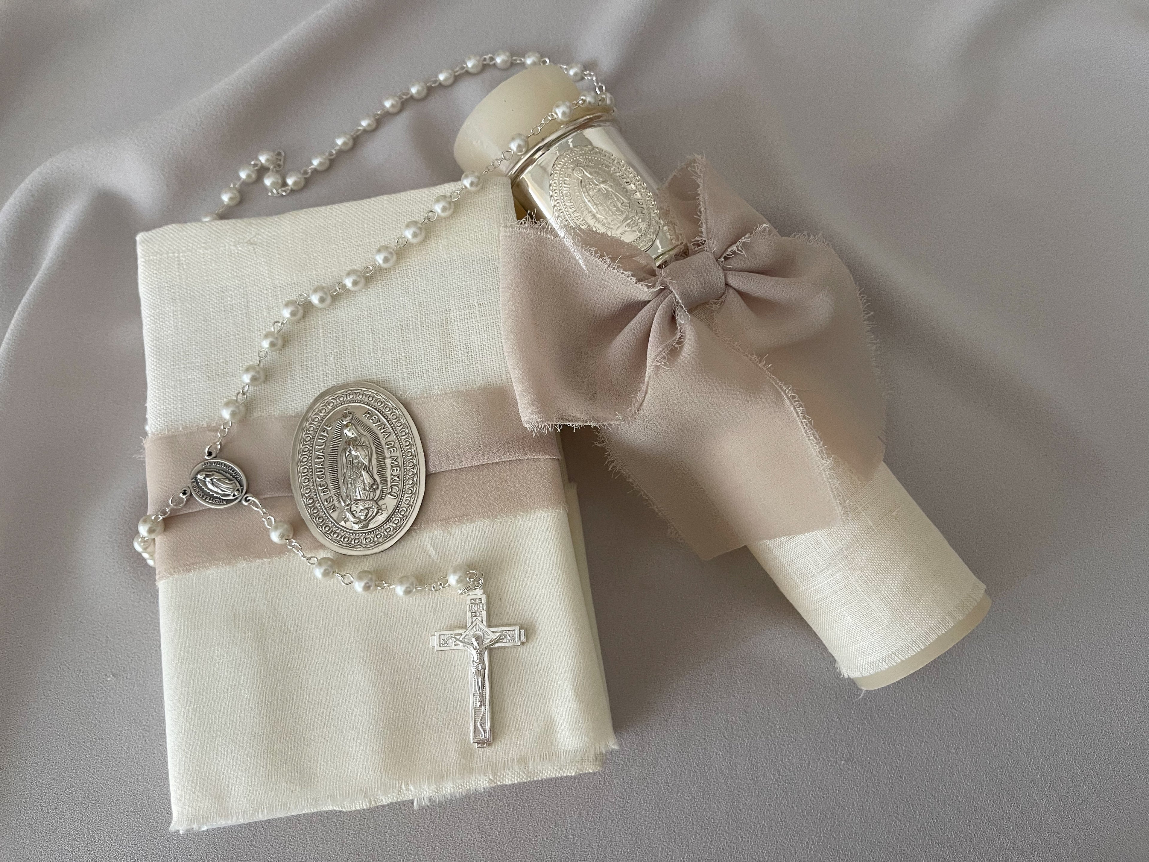 Kit Primera Comunión Colección ARO con Virgen de Guadalupe OVAL con Moño Gasa