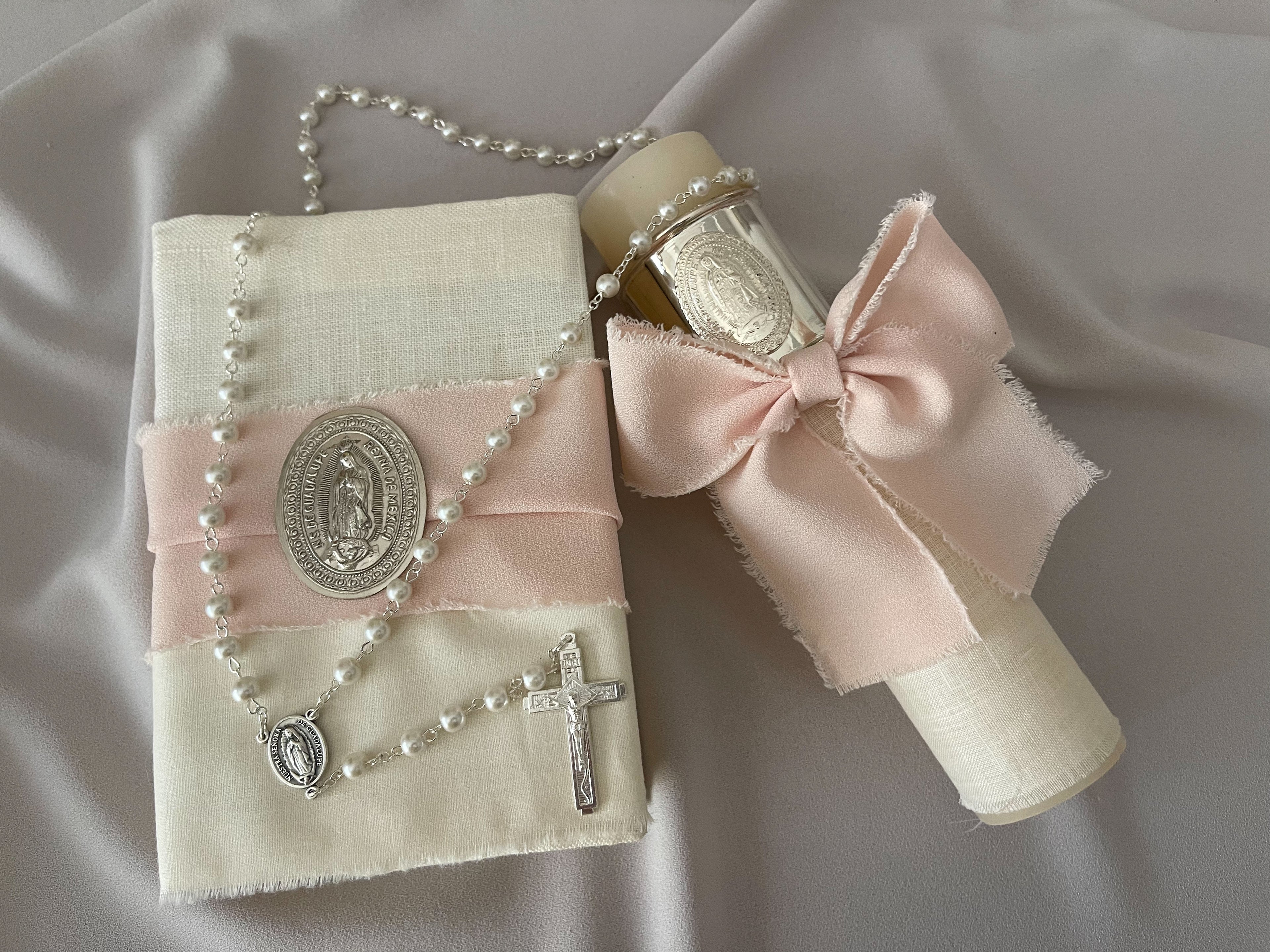 Kit Primera Comunión Colección ARO con Virgen de Guadalupe OVAL con Moño Gasa