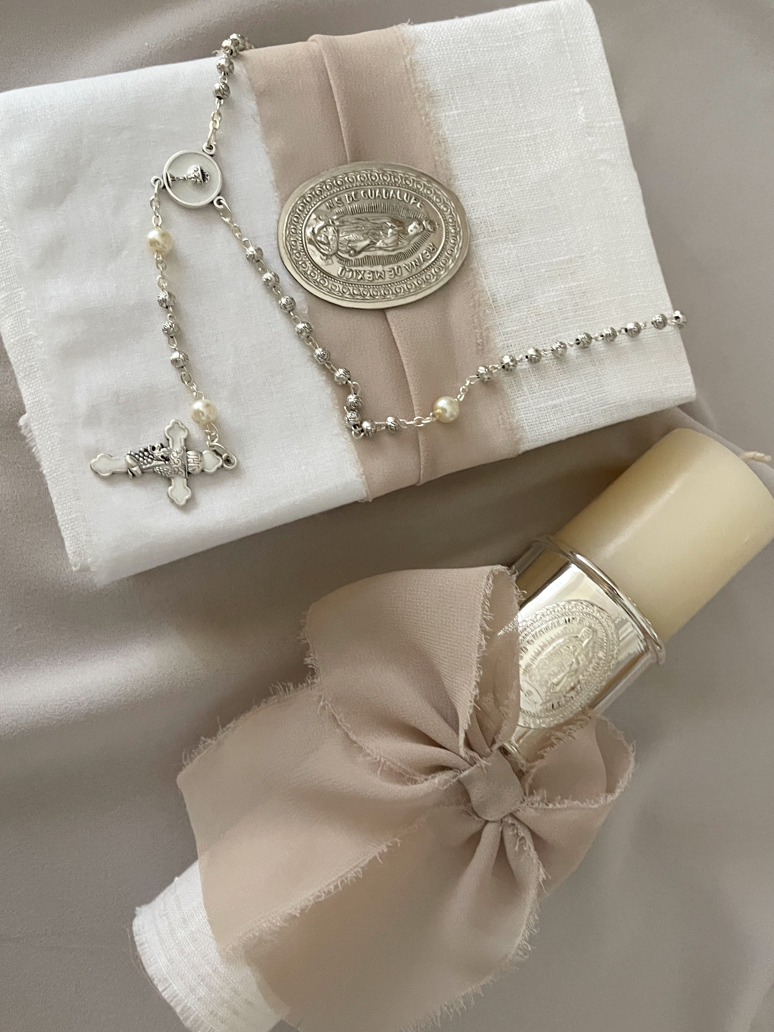 Kit Primera Comunión Colección ARO con Virgen de Guadalupe OVAL con Moño Gasa