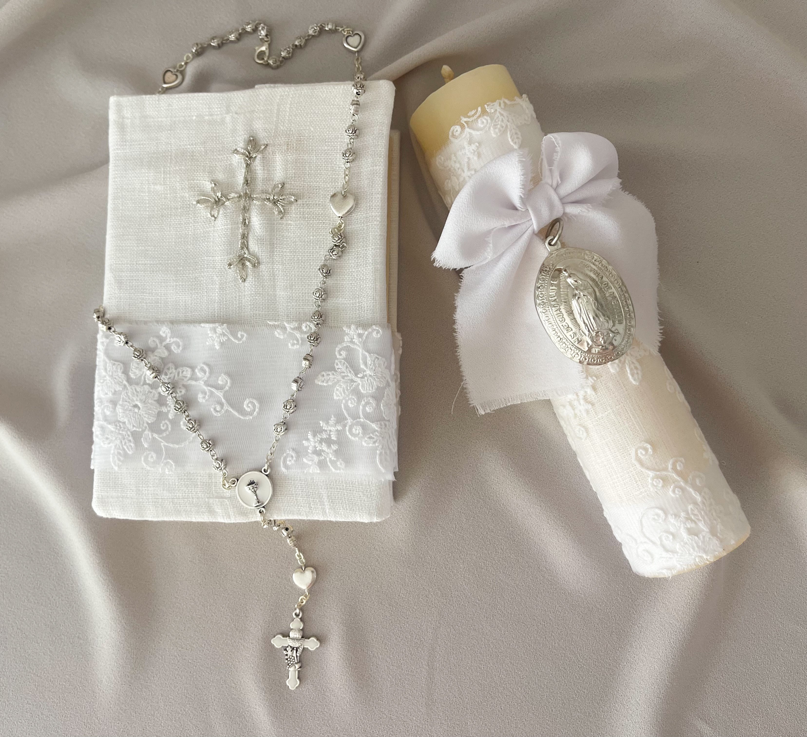 Kit Primera Comunión Bordado Tul Medalla Virgen de Guadalupe OVAL