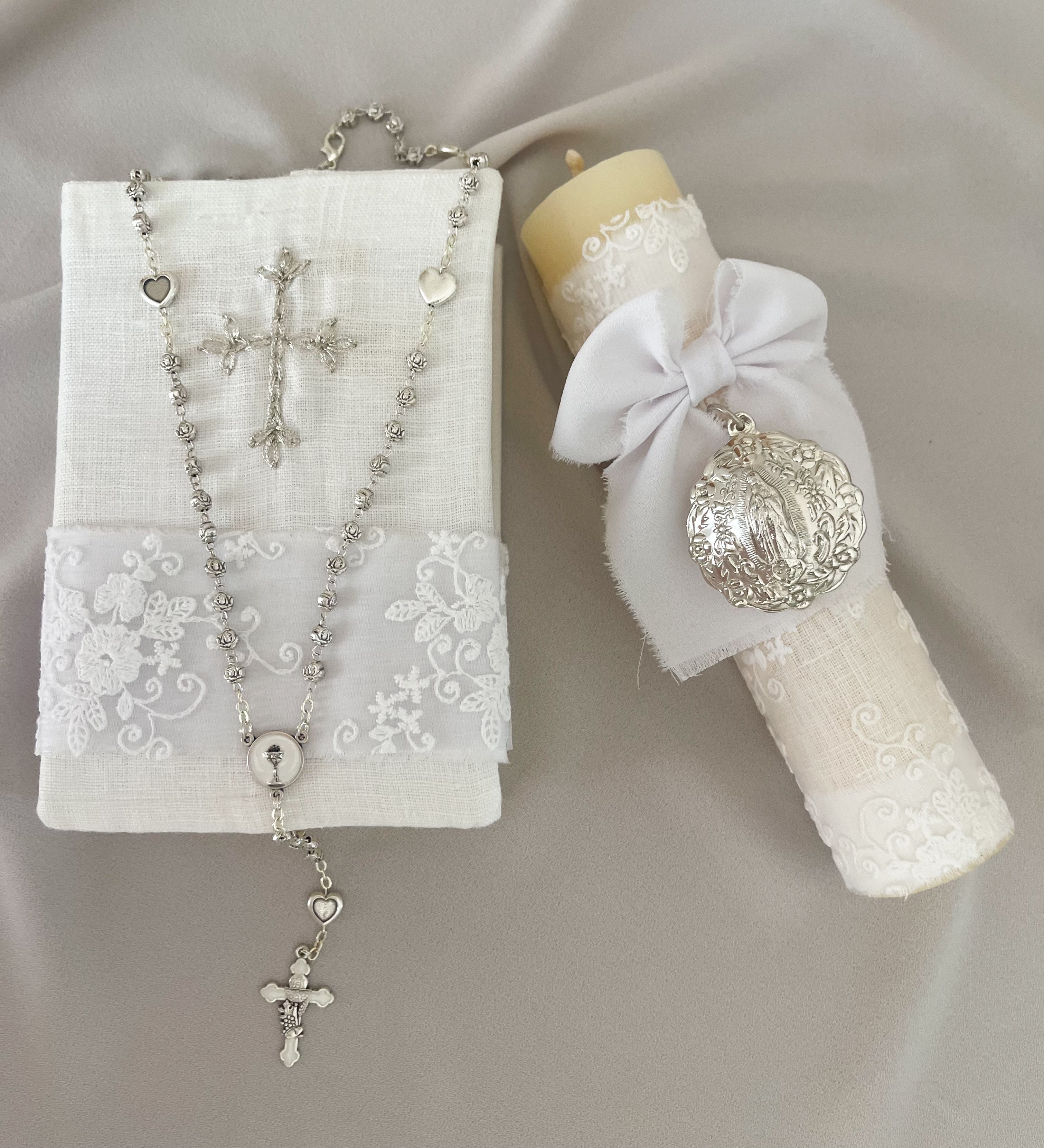 Kit Primera Comunión Bordado Tul Medalla Virgen de Guadalupe REDONDA