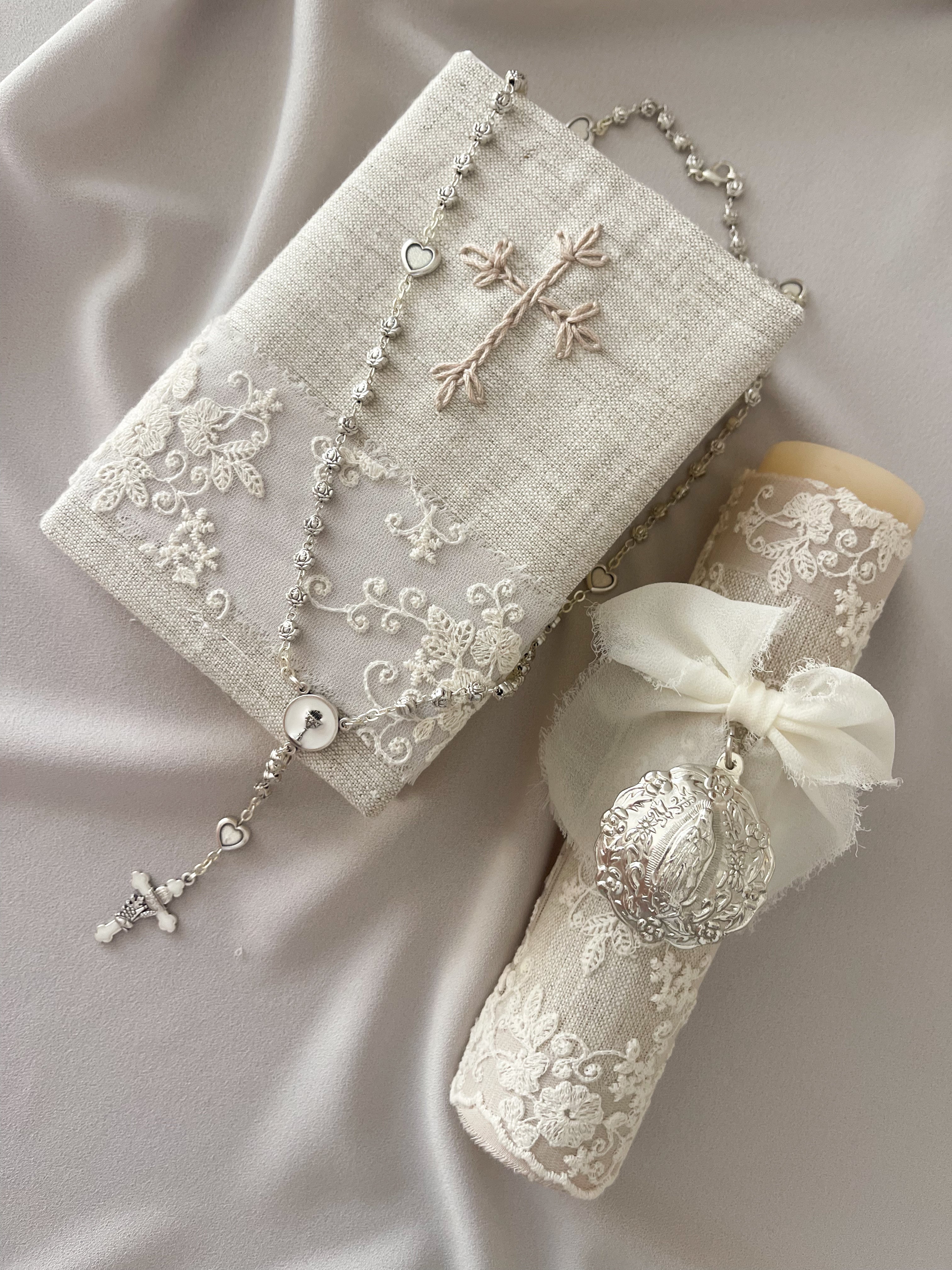 Kit Primera Comunión Bordado Tul Medalla Virgen de Guadalupe REDONDA