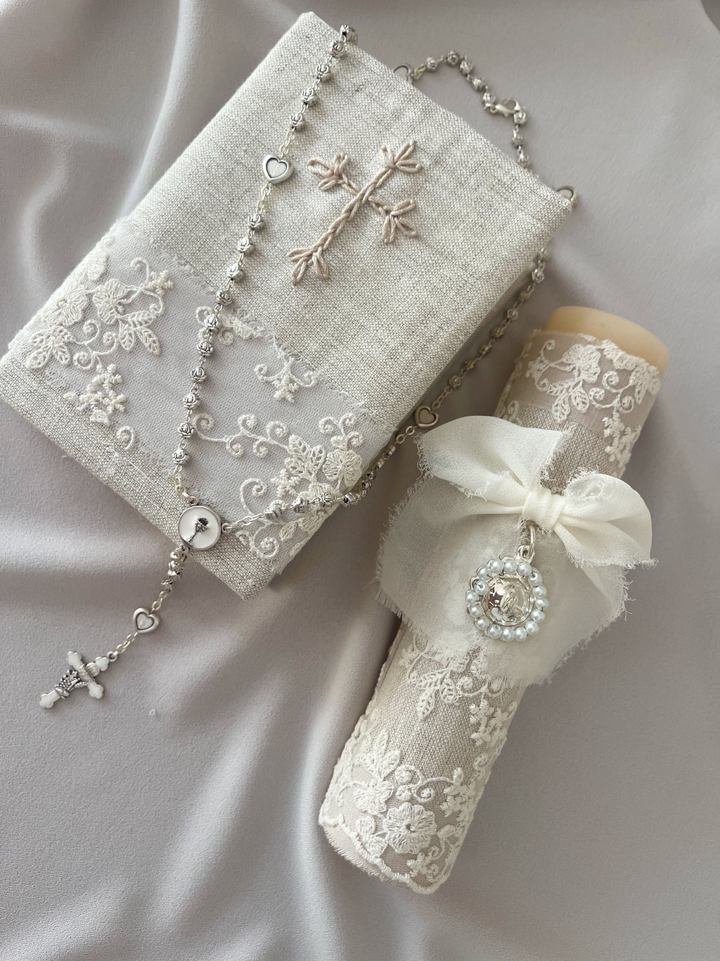 Kit Primera Comunión  Bordado Tul Medalla Virgen de Guadalupe con Perlas