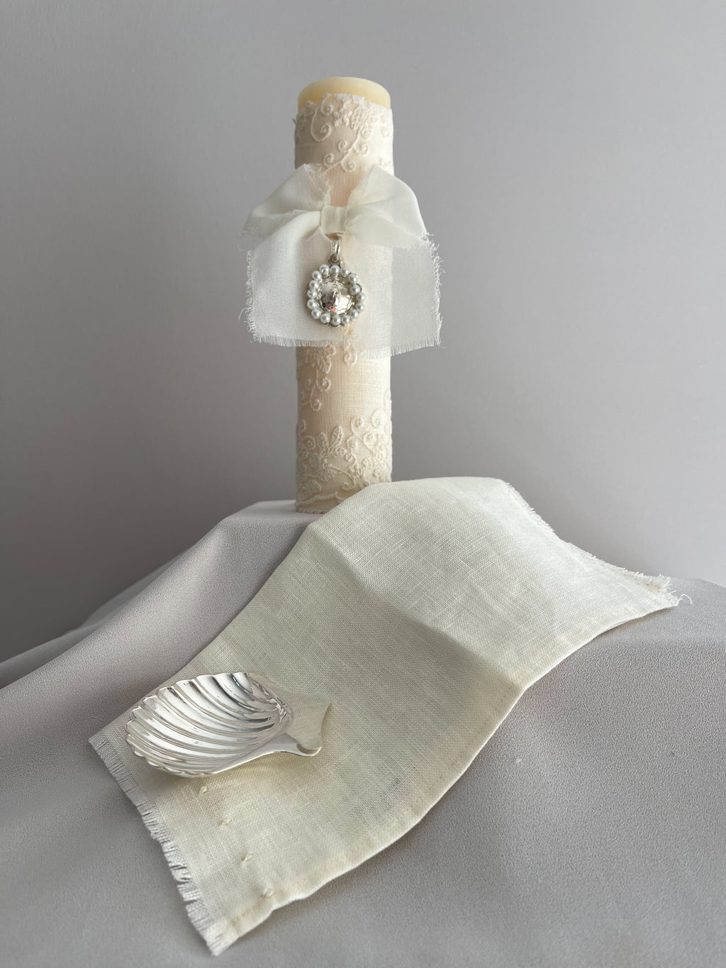 Kit Bautizo Colección Bordado Tul Virgen Guadalupe Perlas