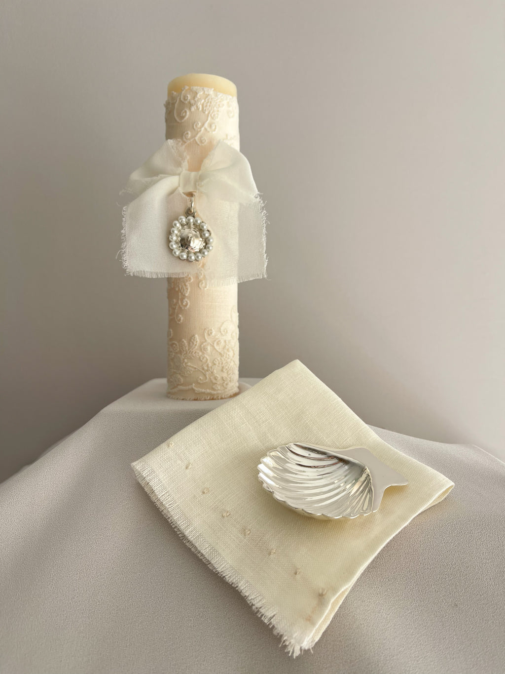 Kit Bautizo Colección Bordado Tul Virgen Guadalupe Perlas