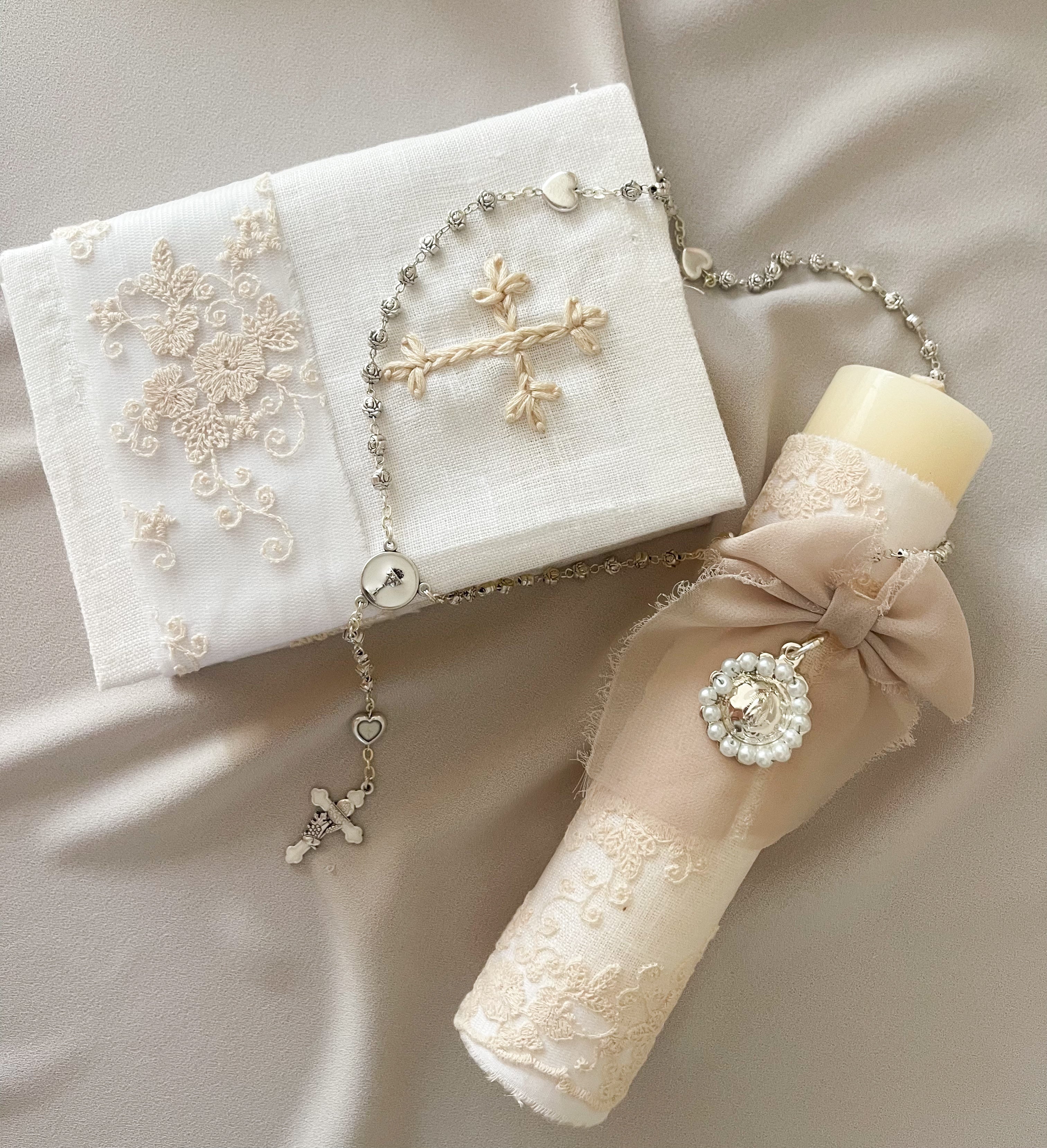 Kit Primera Comunión  Bordado Tul Medalla Virgen de Guadalupe con Perlas