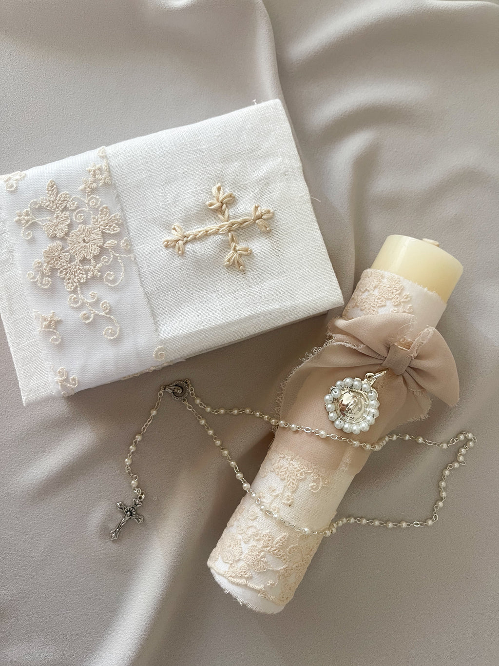 Kit Primera Comunión  Bordado Tul Medalla Virgen de Guadalupe con Perlas
