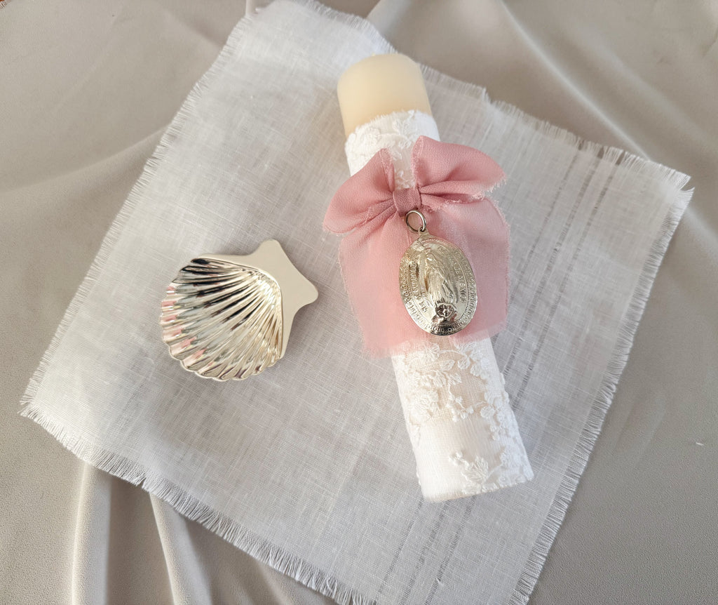 Kit Bautizo Colección Bordado Tul con Medalla Virgen Guadalupe Ovalada
