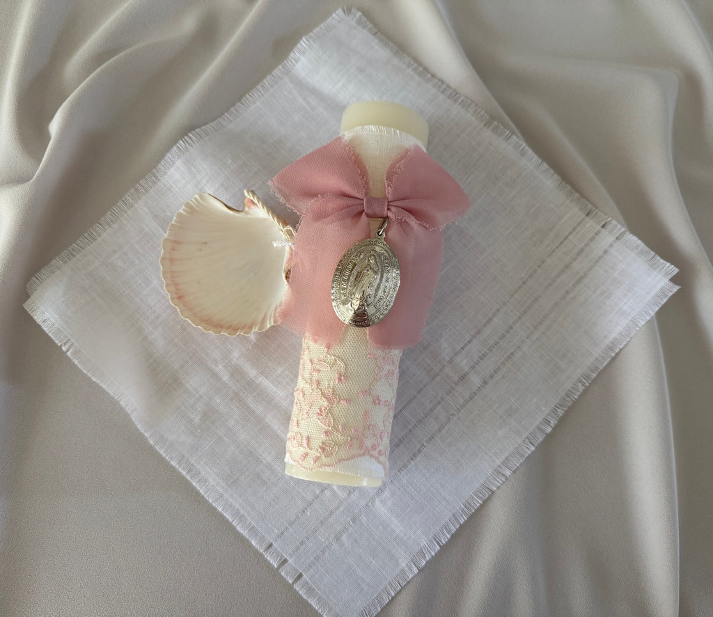 Kit Bautizo Colección PEONY Bordado Tul Español con Medalla Virgen Guadalupe 5cms Ovalada