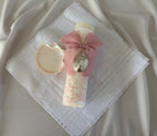 Kit Bautizo Colección PEONY Bordado Tul Español con Medalla Virgen Guadalupe 5cms Ovalada