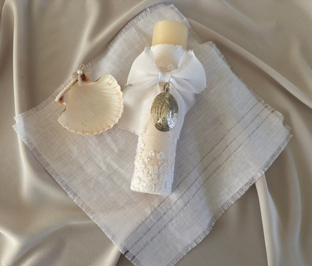 Kit Bautizo Colección Bordado Tul con Medalla Virgen Guadalupe Ovalada
