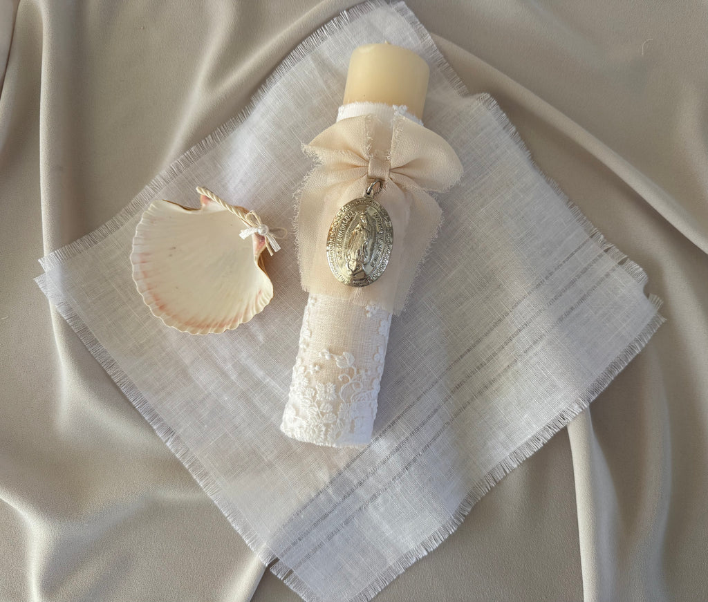 Kit Bautizo Colección Bordado Tul con Medalla Virgen Guadalupe Ovalada