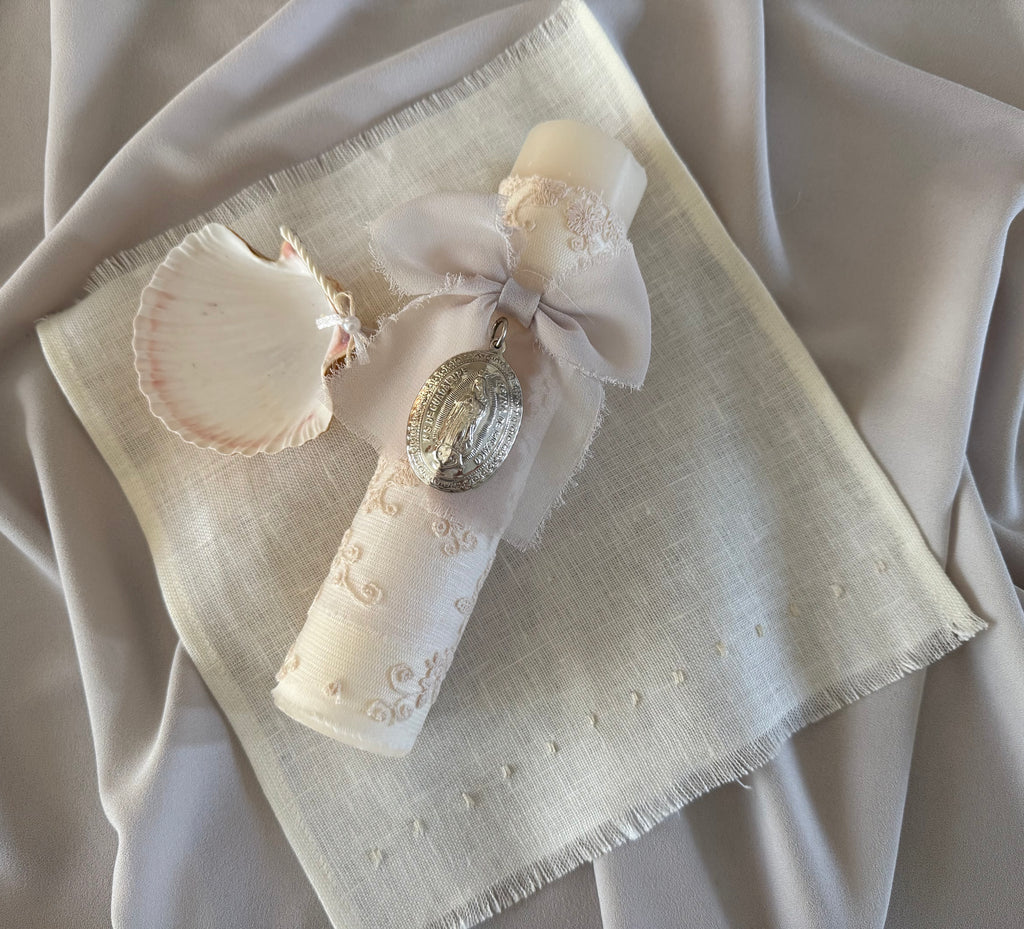 Kit Bautizo Colección Bordado Tul con Medalla Virgen Guadalupe Ovalada