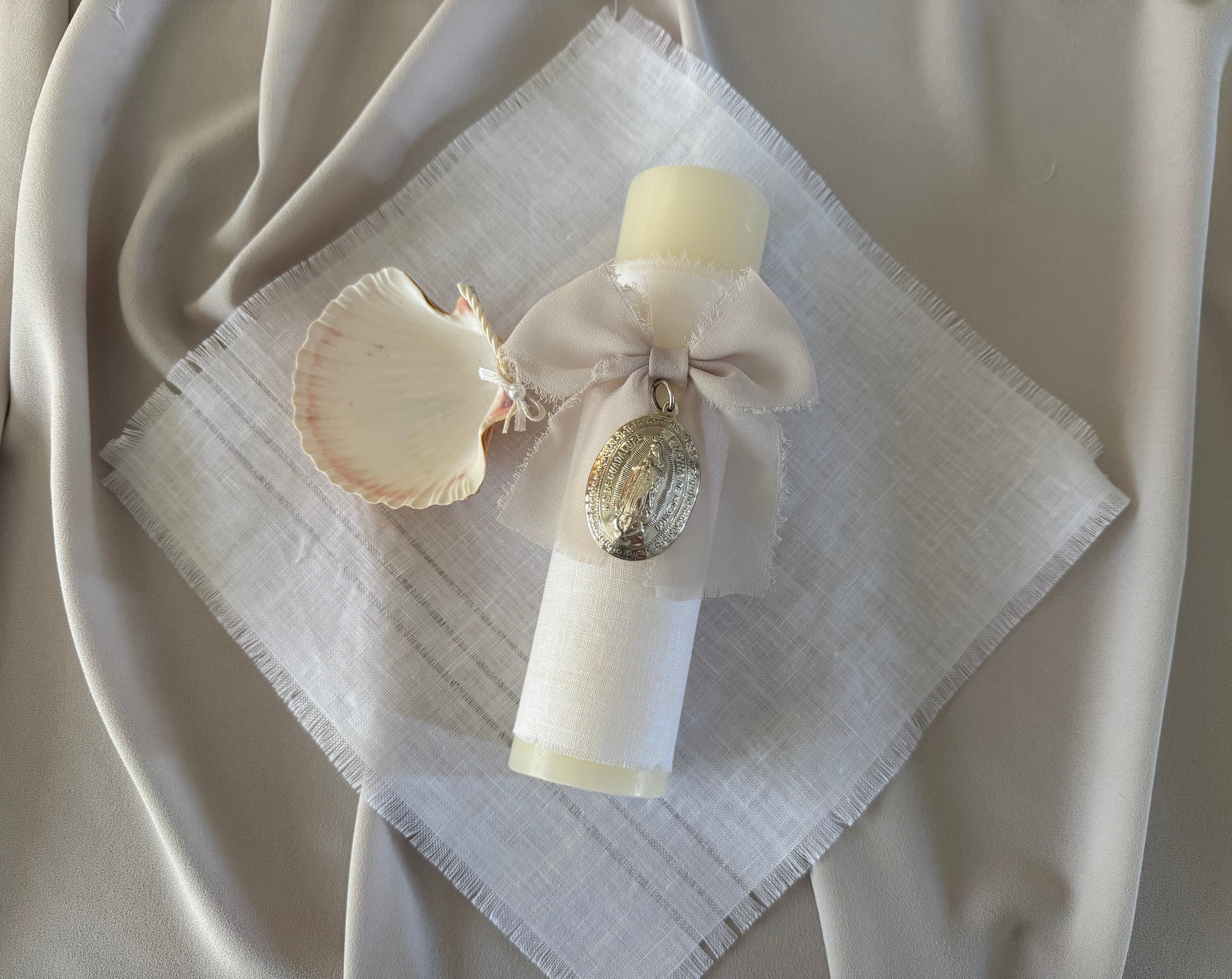 Kit Bautizo Clásico con Medalla Virgen Guadalupe Oval