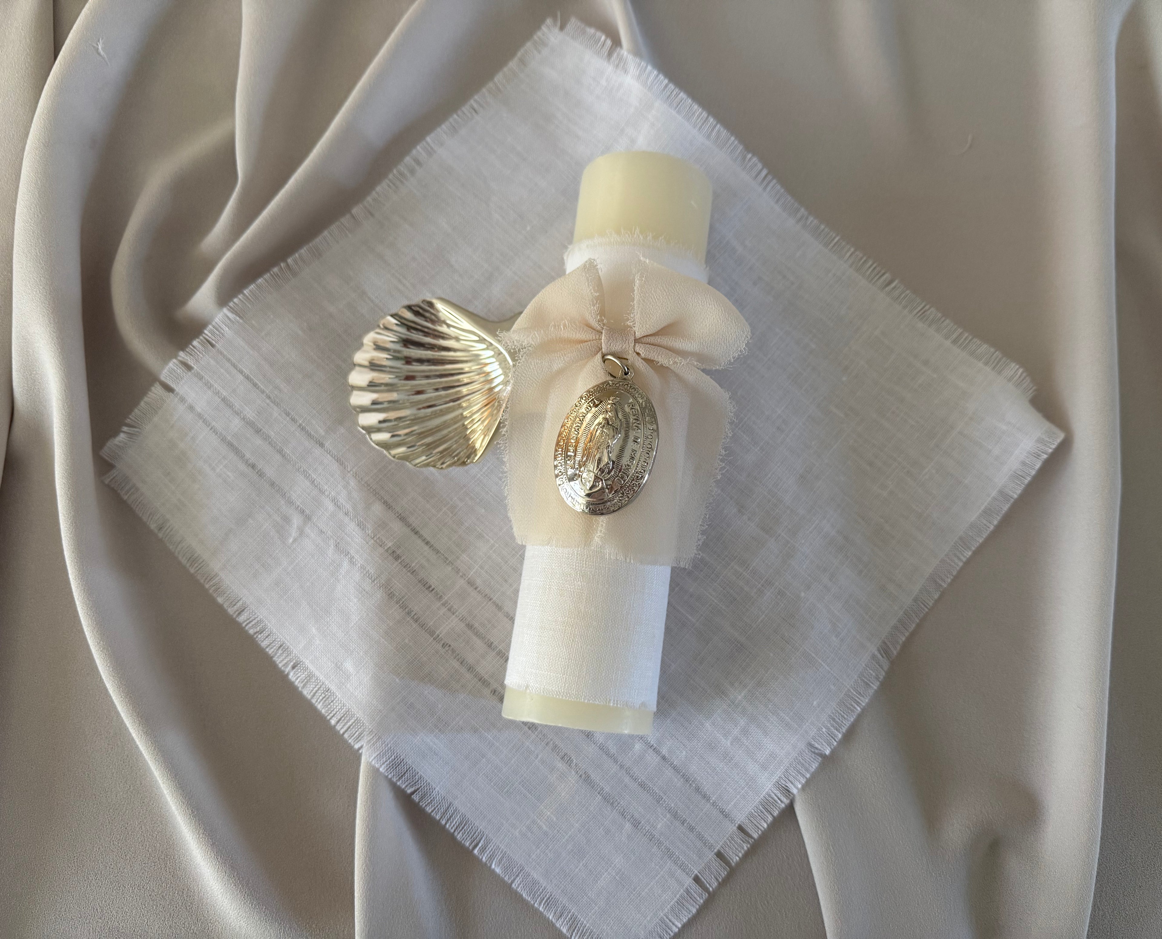 Kit Bautizo Clásico con Medalla Virgen Guadalupe Oval