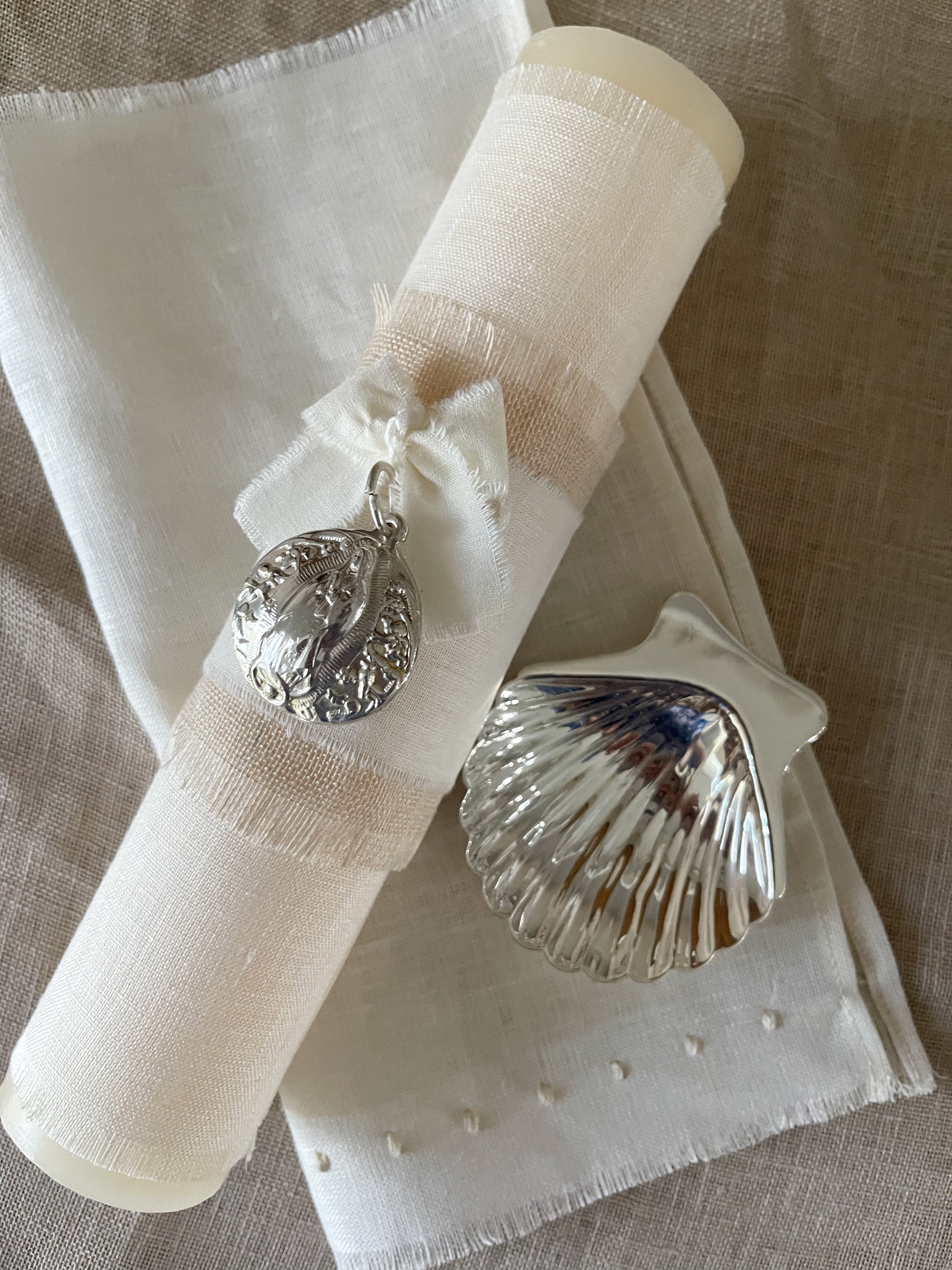 Kit Bautizo Lino LUX  Medalla Virgen Guadalupe
