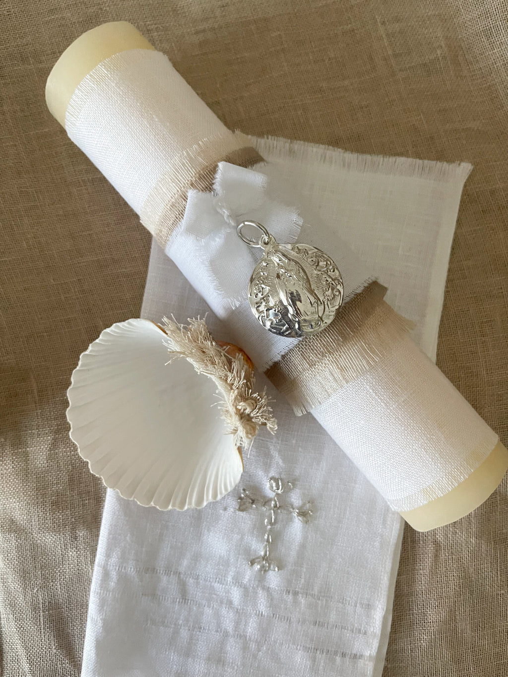 Kit Bautizo Lino LUX  Medalla Virgen Guadalupe