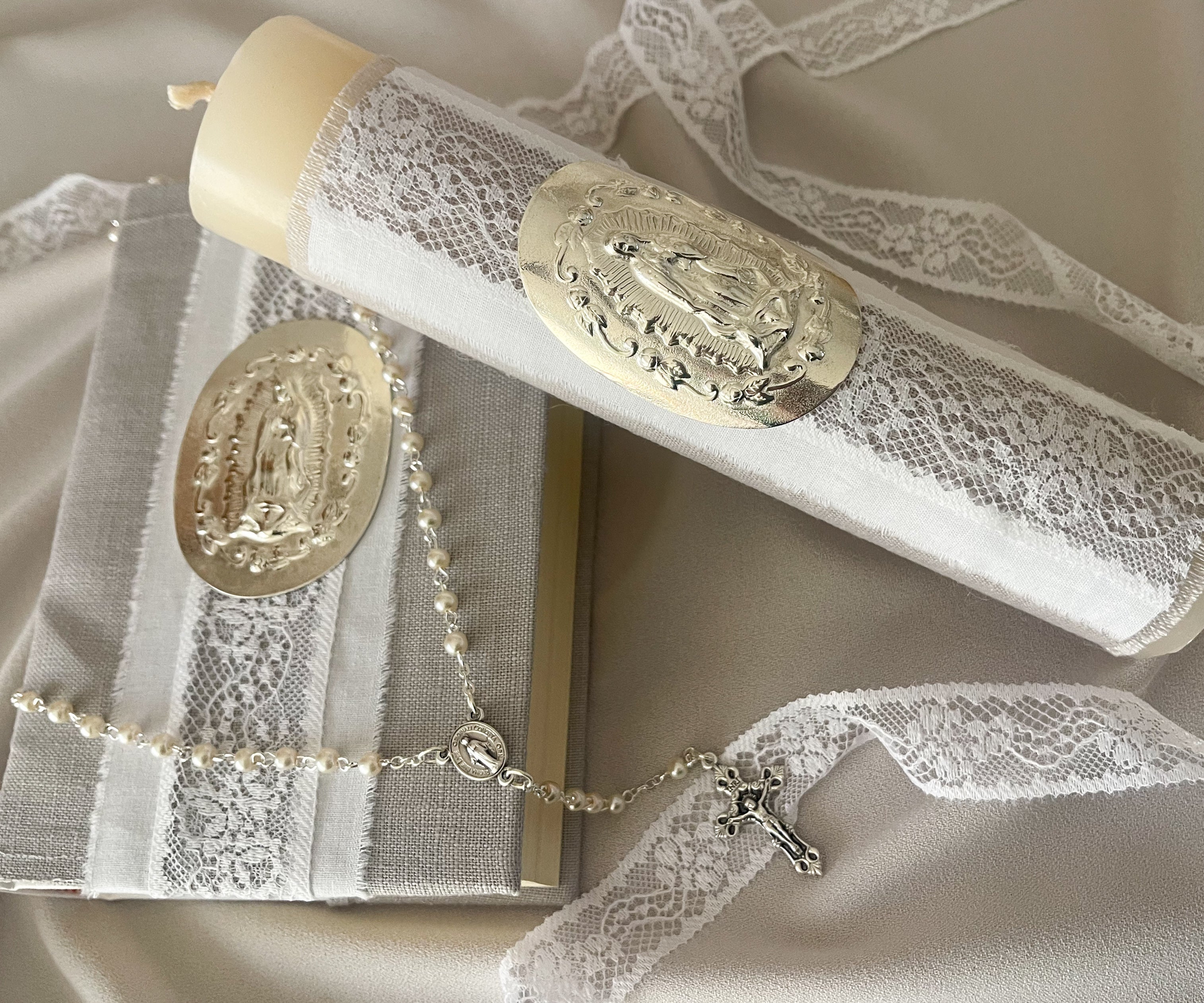 Kit Primera Comunión Colección Puntilla Española Placa Virgen de Guadalupe