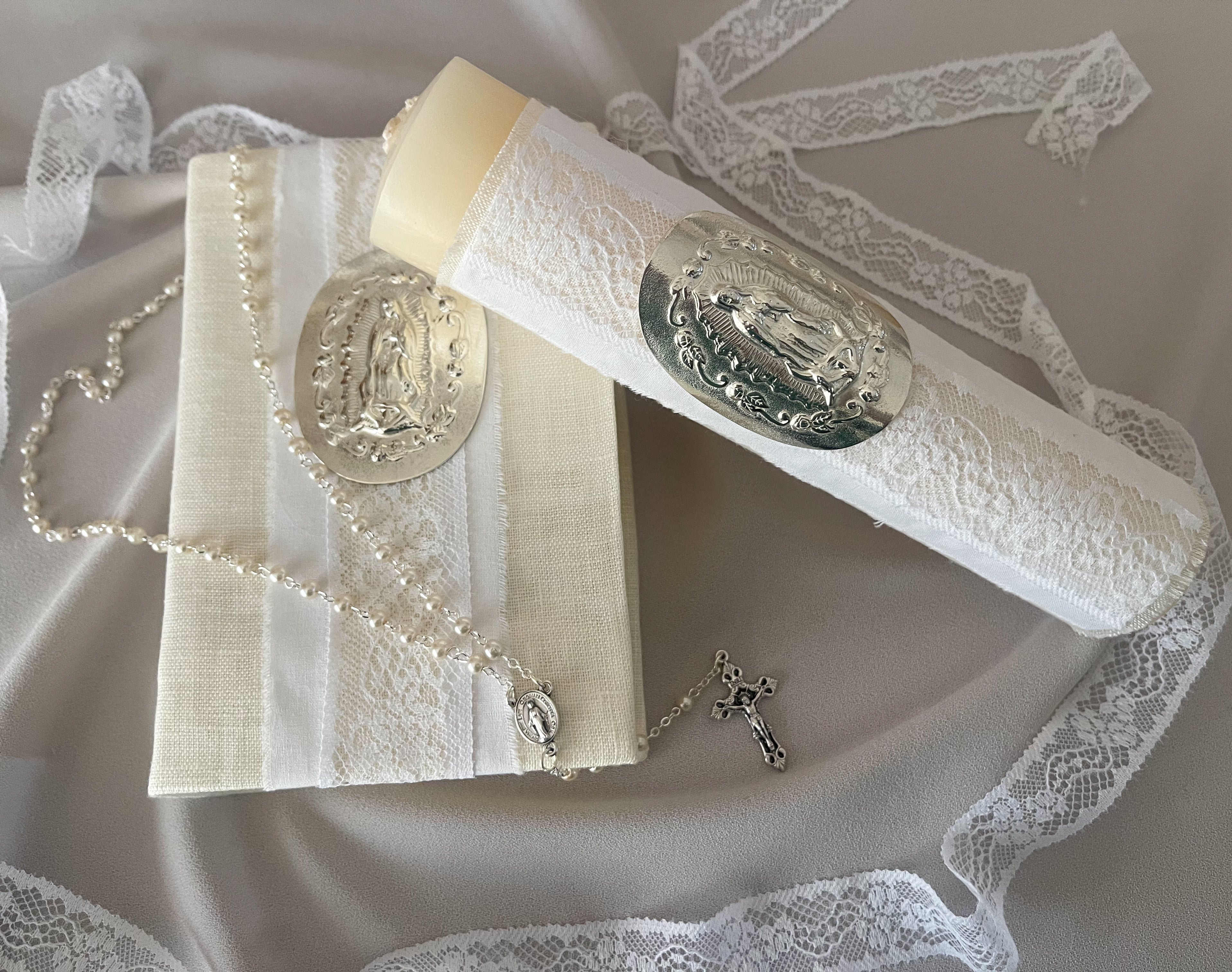 Kit Primera Comunión Colección Puntilla Española Placa Virgen de Guadalupe