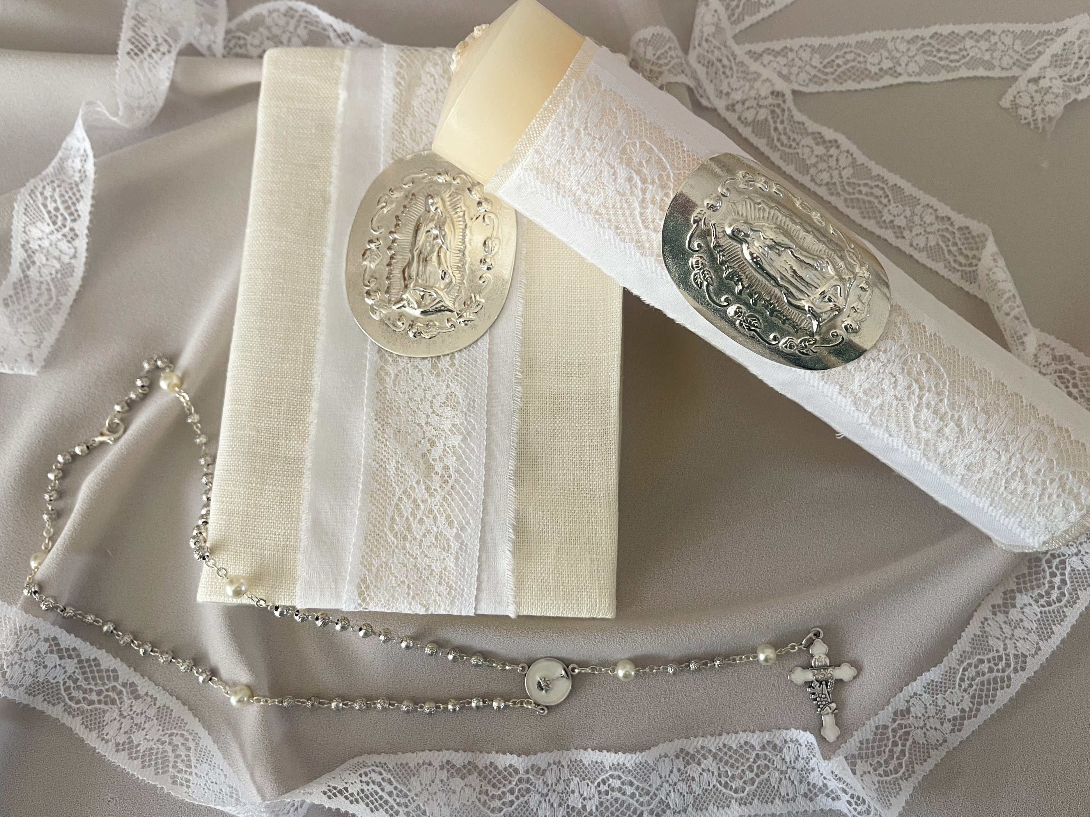 Kit Primera Comunión Colección Puntilla Española Placa Virgen de Guadalupe