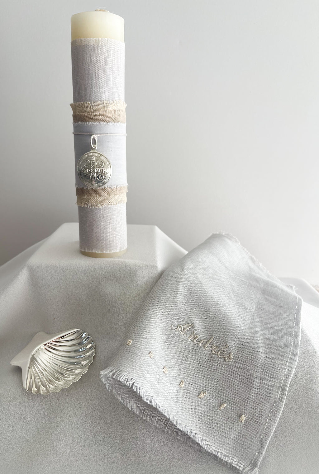 Kit Bautizo Lino LUX Medalla San Benito