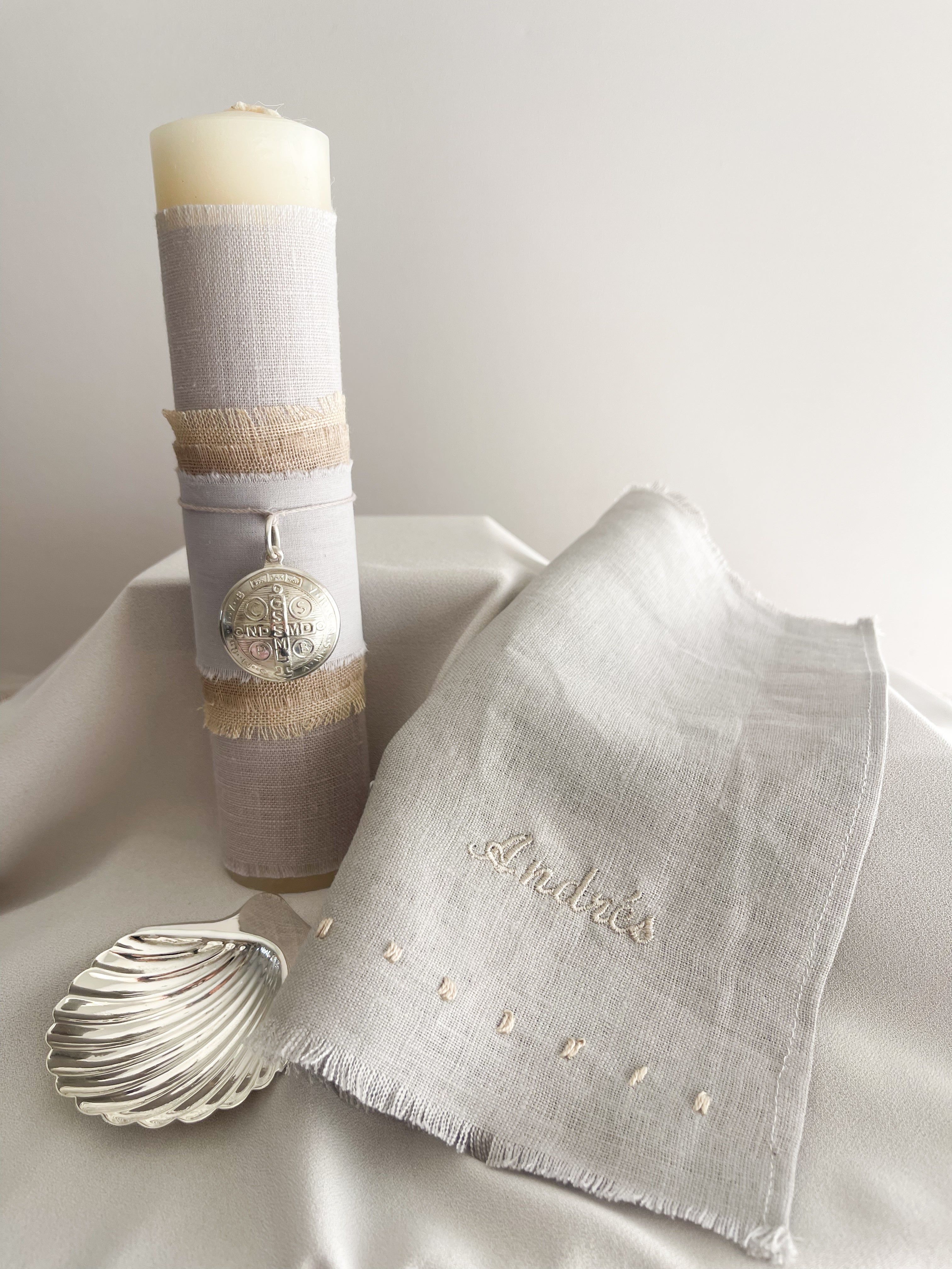 Kit Bautizo Lino LUX Medalla San Benito