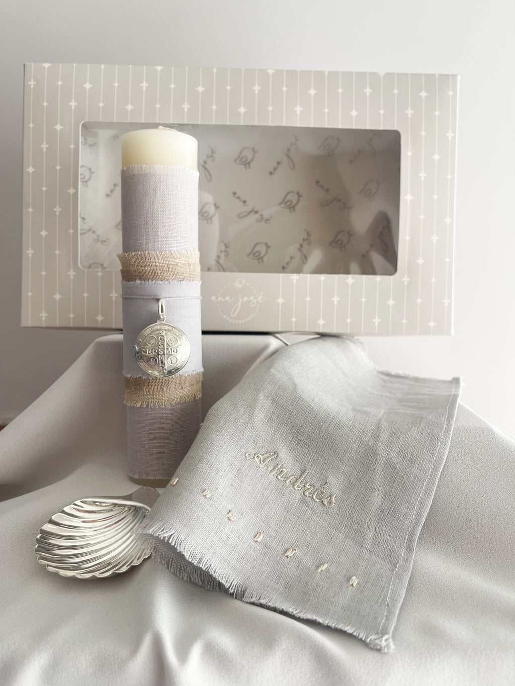Kit Bautizo Lino LUX Medalla San Benito