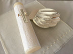 Kit Bautizo Colección Puntilla Española con placa de CRUZ en baño de Plata
