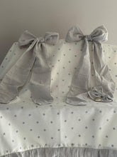 Cargar imagen en el visor de la galería, Cubre Porta Bebé Piqué Estrellitas con Muselina
