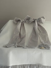 Cargar imagen en el visor de la galería, Cubre Porta Bebé  Piqué Grueso con Muselina
