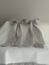 Cargar imagen en el visor de la galería, Cubre Porta Bebé  Piqué Grueso con Muselina
