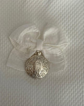 Cargar imagen en el visor de la galería, Cubre Porta Bebé  Piqué Grueso con Muselina
