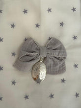 Cargar imagen en el visor de la galería, Cubre Porta Bebé Piqué Estrellitas con Muselina
