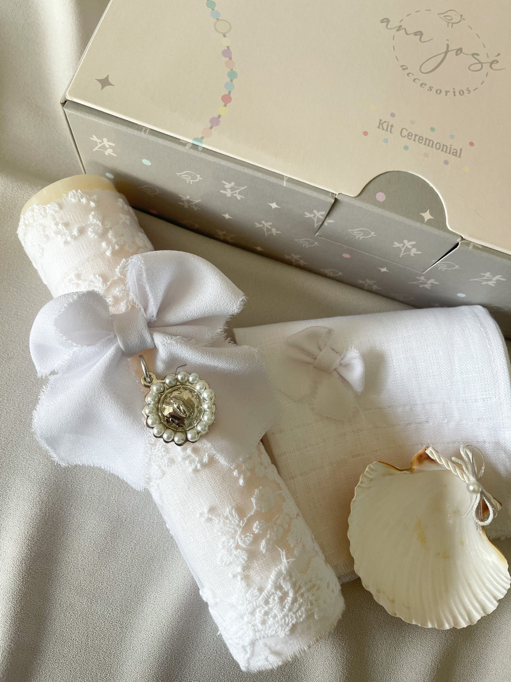Kit Bautizo Colección Bordado Tul Virgen Guadalupe Perlas